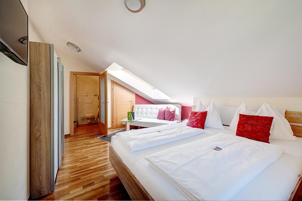 Hotel Buerglstein Sankt Wolfgang im Salzkammergut Bagian luar foto