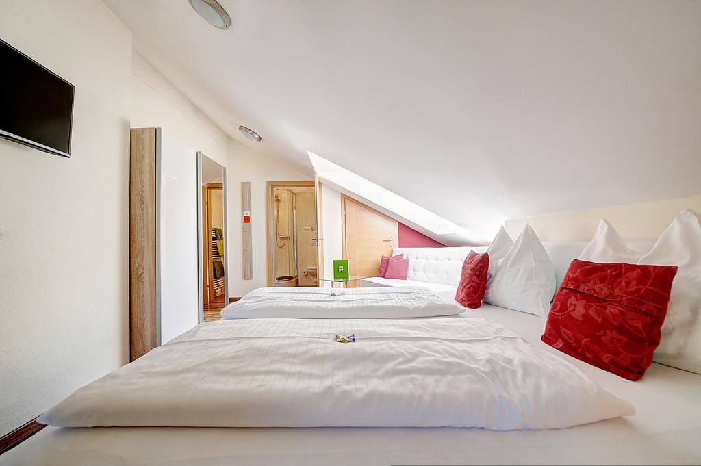 Hotel Buerglstein Sankt Wolfgang im Salzkammergut Ruang foto